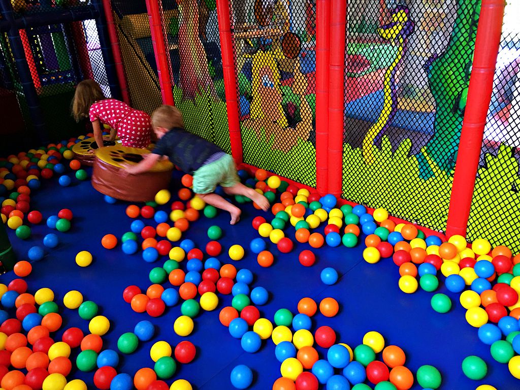 Looking for a free indoor play centre? Visit Mini Mania at Gosford RSL