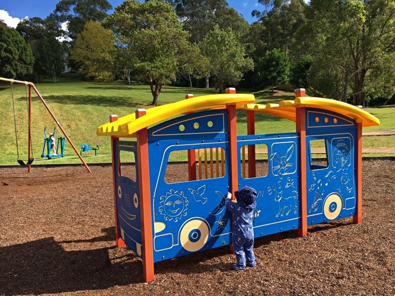 Mini Bus at Bushlands Reserve Park Springfield | Playing in Puddles