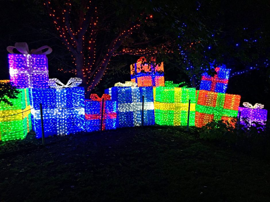 Presents at The Hunter Valley Gardens Christmas Lights Spectacular ...