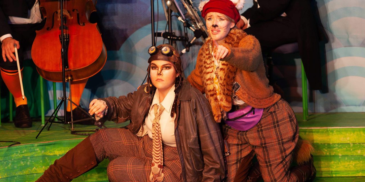 5 Reasons Why You Need to See “The Owl and the Pussycat” these School Holidays