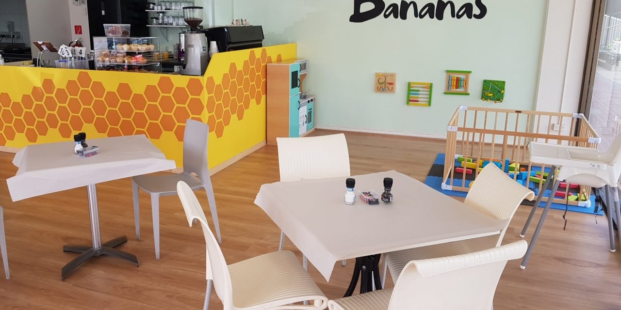 Easter craft, egg hunts and photos with the Easter Bunny at Bumble Bananas cafe!